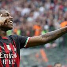 Rafael Leão répond aux questions des fans